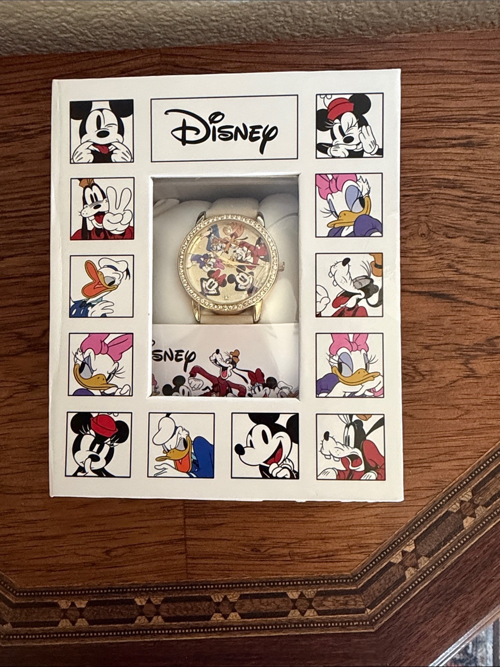 NWT Disney Gold Tone Crystal-Trim Mickey & Friends Character Watch